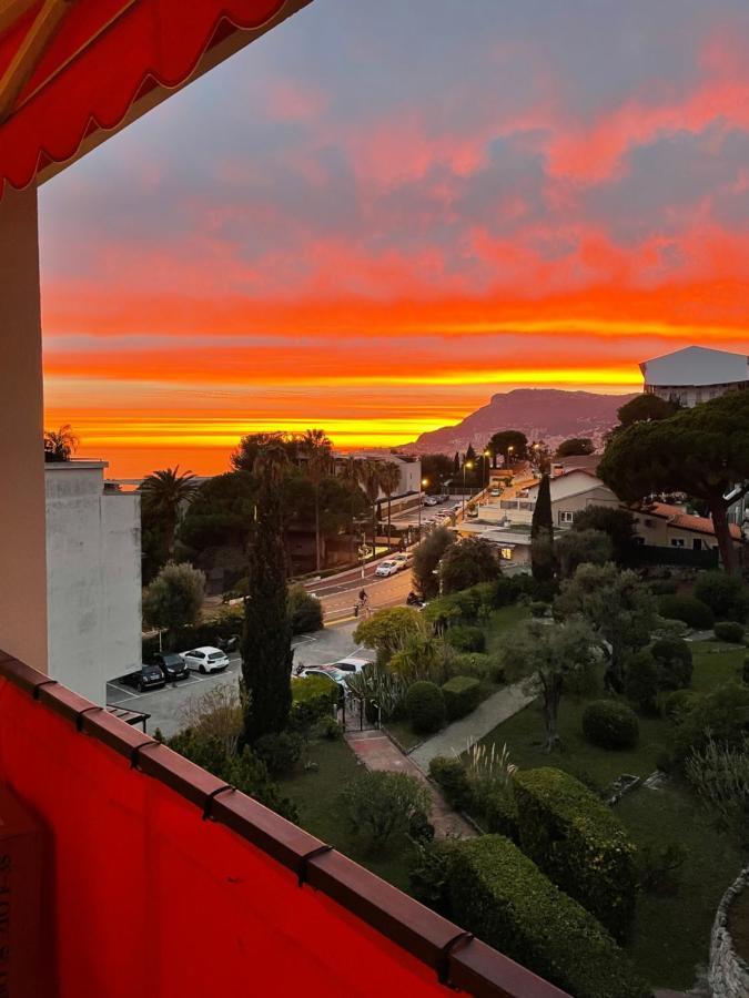Charmant 2 Pieces Vue Sur Mer Et Monte-Carlo A Roquebrune Cap Martin Екстериор снимка