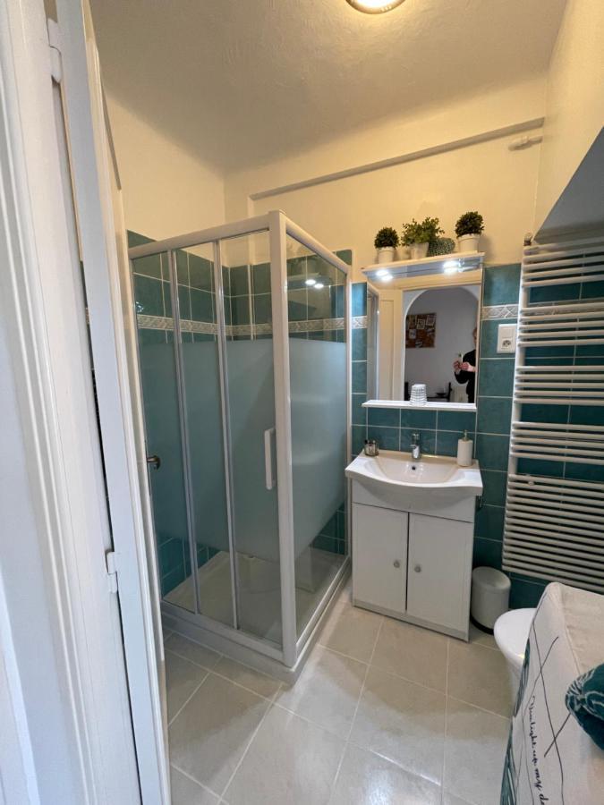 Charmant 2 Pieces Vue Sur Mer Et Monte-Carlo A Roquebrune Cap Martin Екстериор снимка